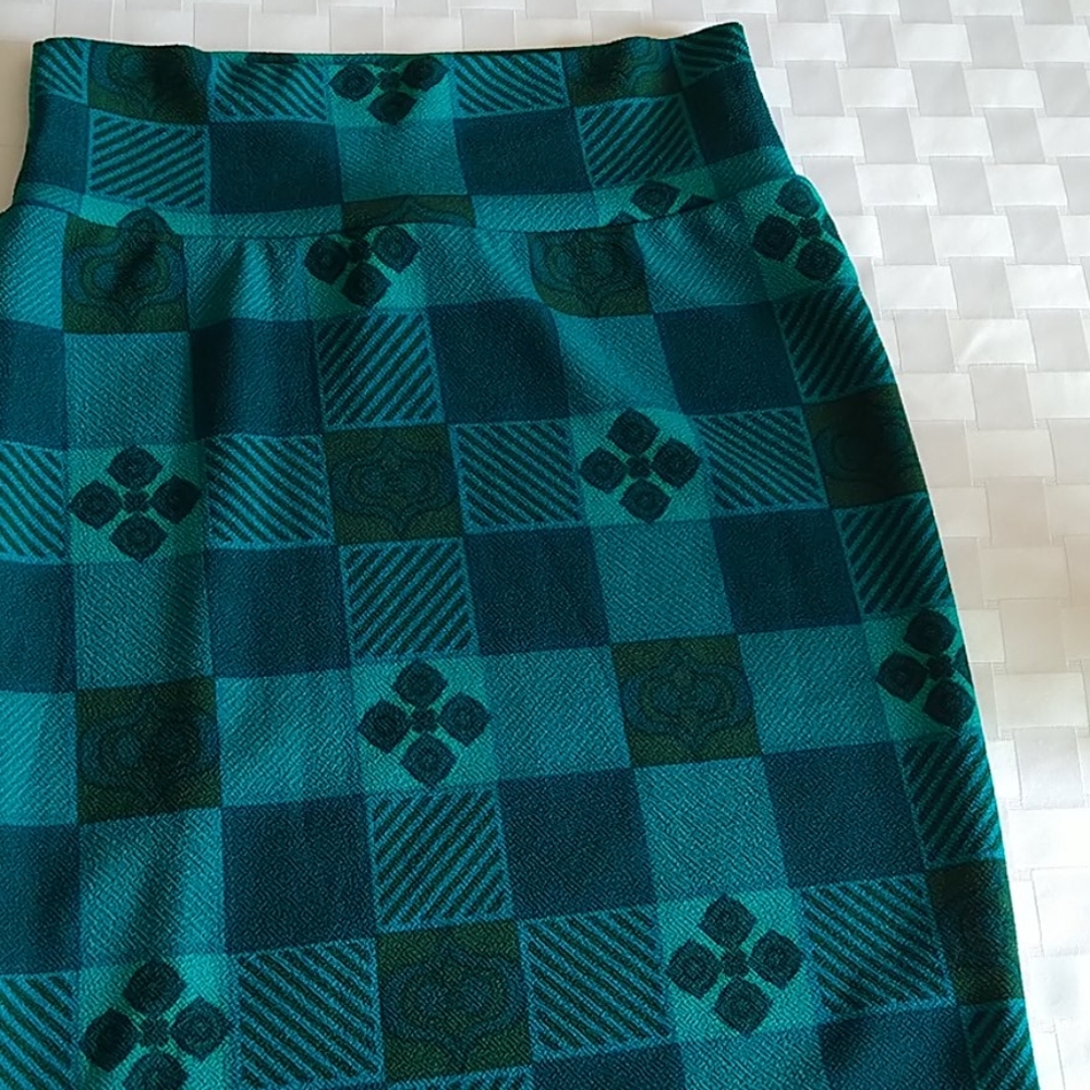 Lularoe skirt